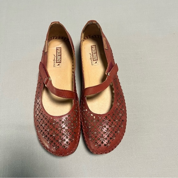 Pikolinos Leather Mary Jane Flats Size 39 8.5–9 Red Cutout Floral Comfort Shoes - Picture 2 of 15